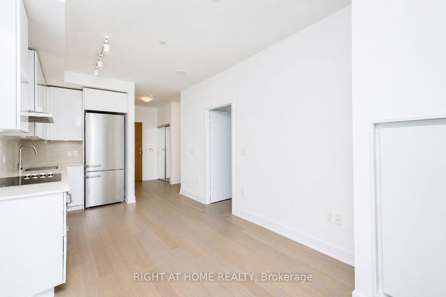 Photo 13 of Unit LPH02B, 20 Shore Breeze Drive, Etobicoke, Mimico — HOMEH