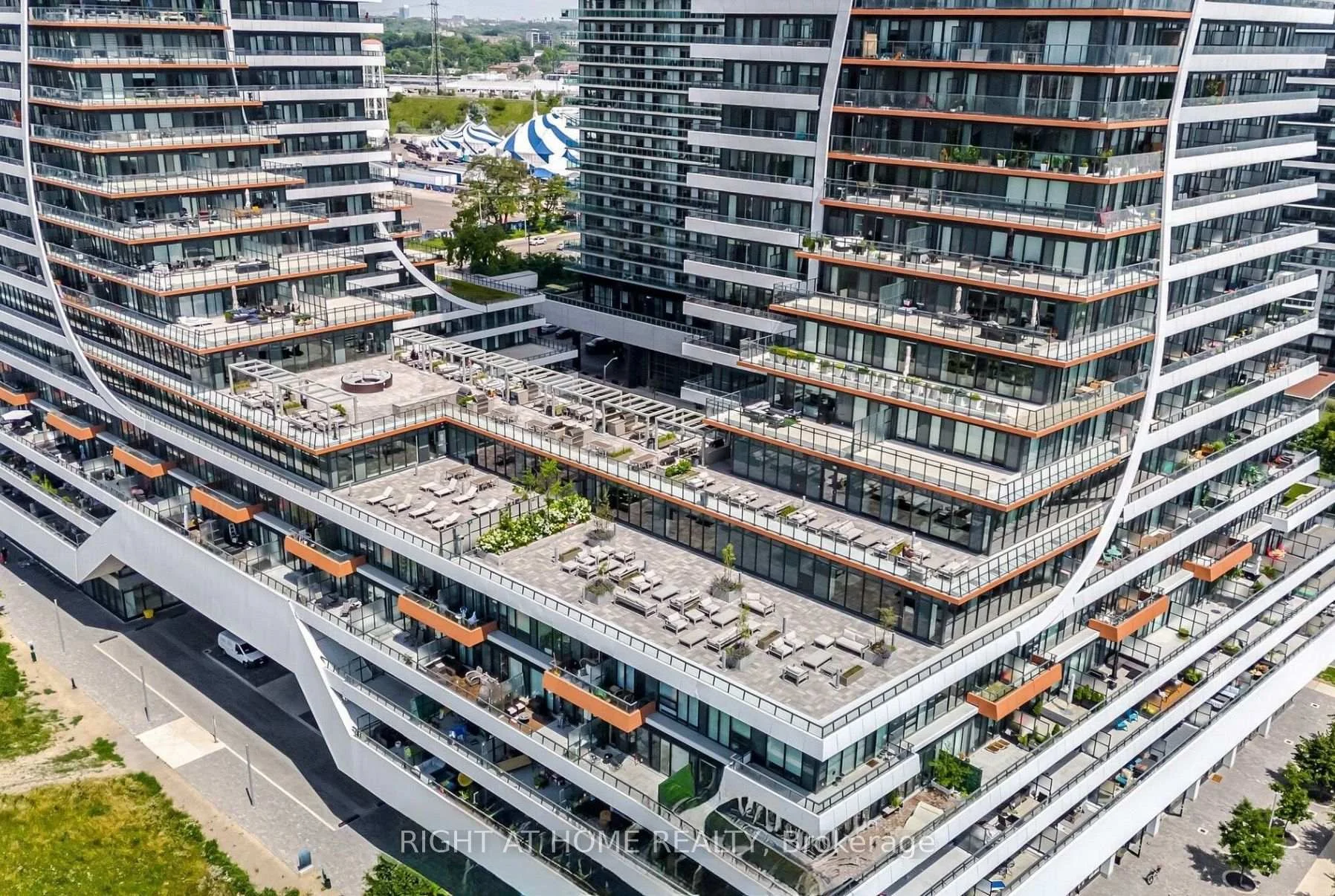 Photo 35 of Unit LPH02B, 20 Shore Breeze Drive, Etobicoke, Mimico — HOMEH