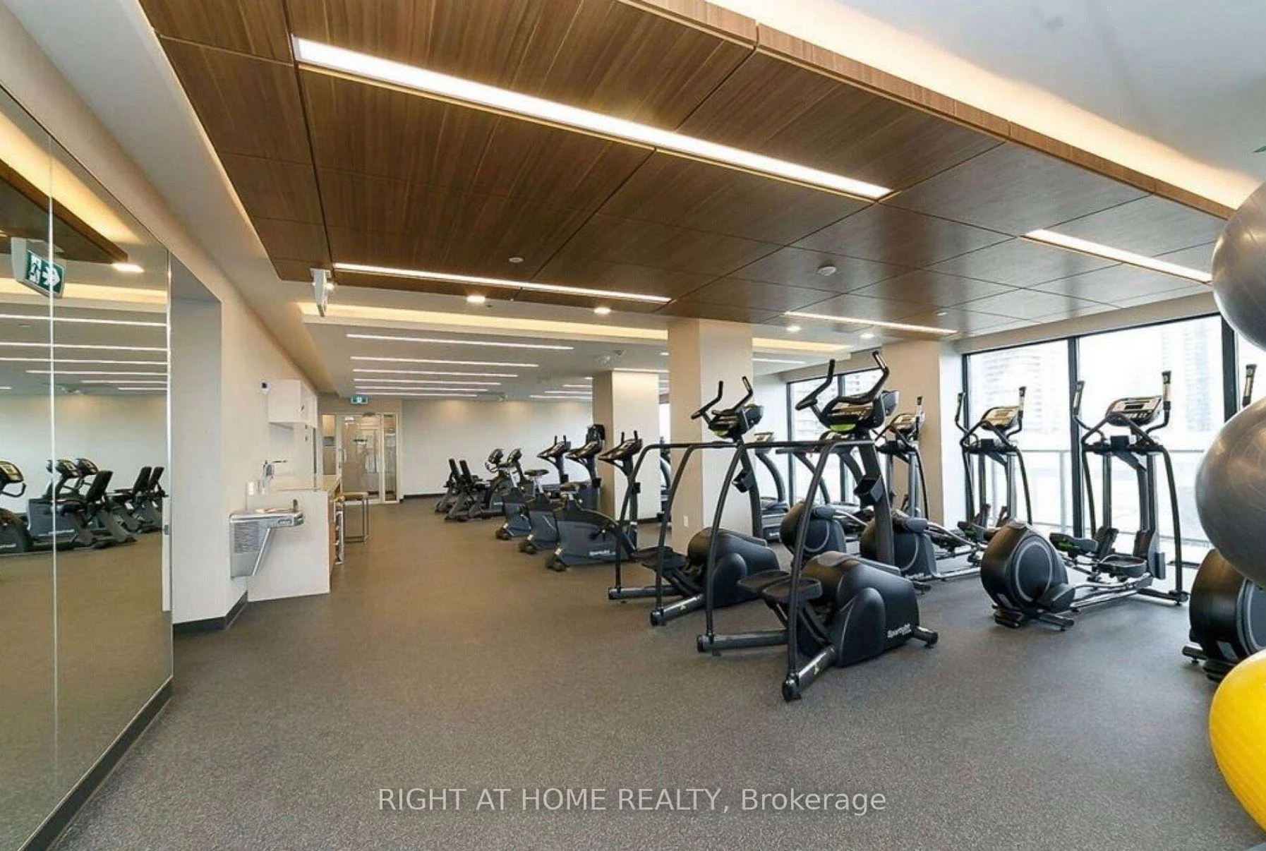 Photo 40 of Unit LPH02B, 20 Shore Breeze Drive, Etobicoke, Mimico — HOMEH