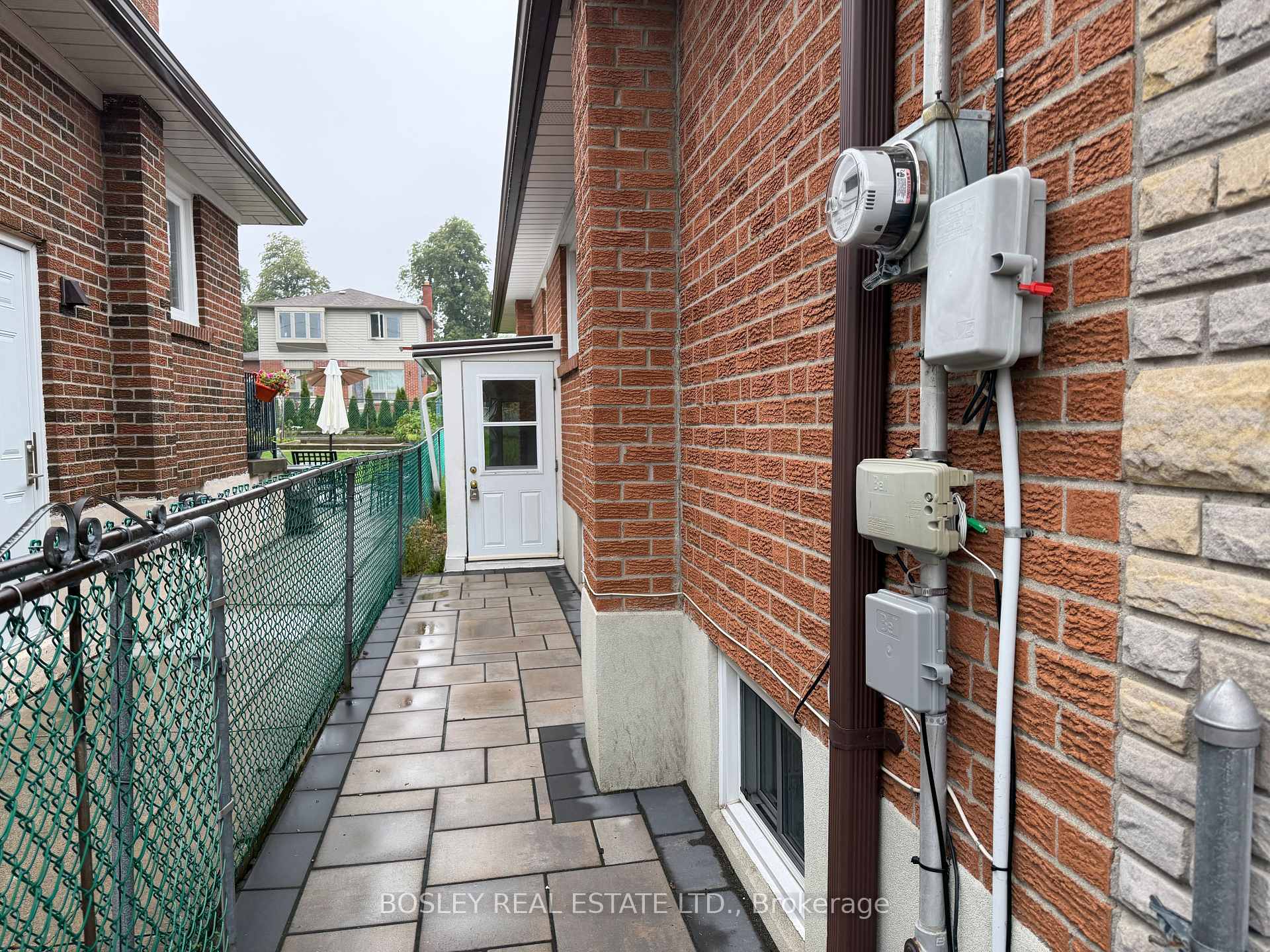 Photo 2 of Unit Lower, 63 Ernest Avenue, North York, Pleasant View — HOMEH