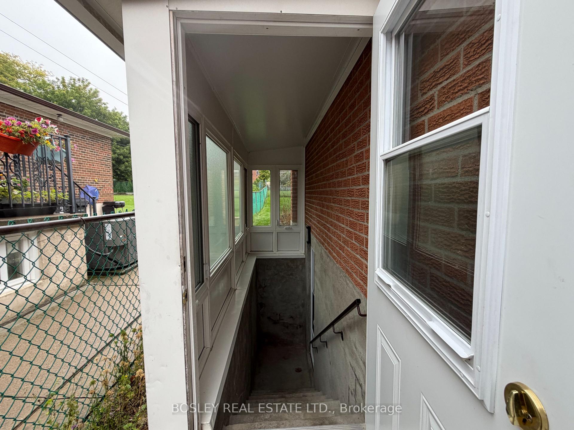 Photo 4 of Unit Lower, 63 Ernest Avenue, North York, Pleasant View — HOMEH
