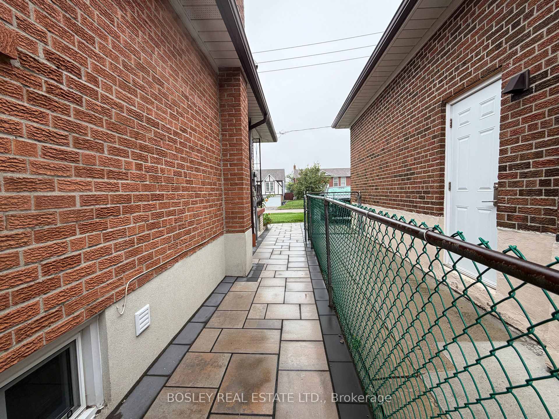 Photo 6 of Unit Lower, 63 Ernest Avenue, North York, Pleasant View — HOMEH