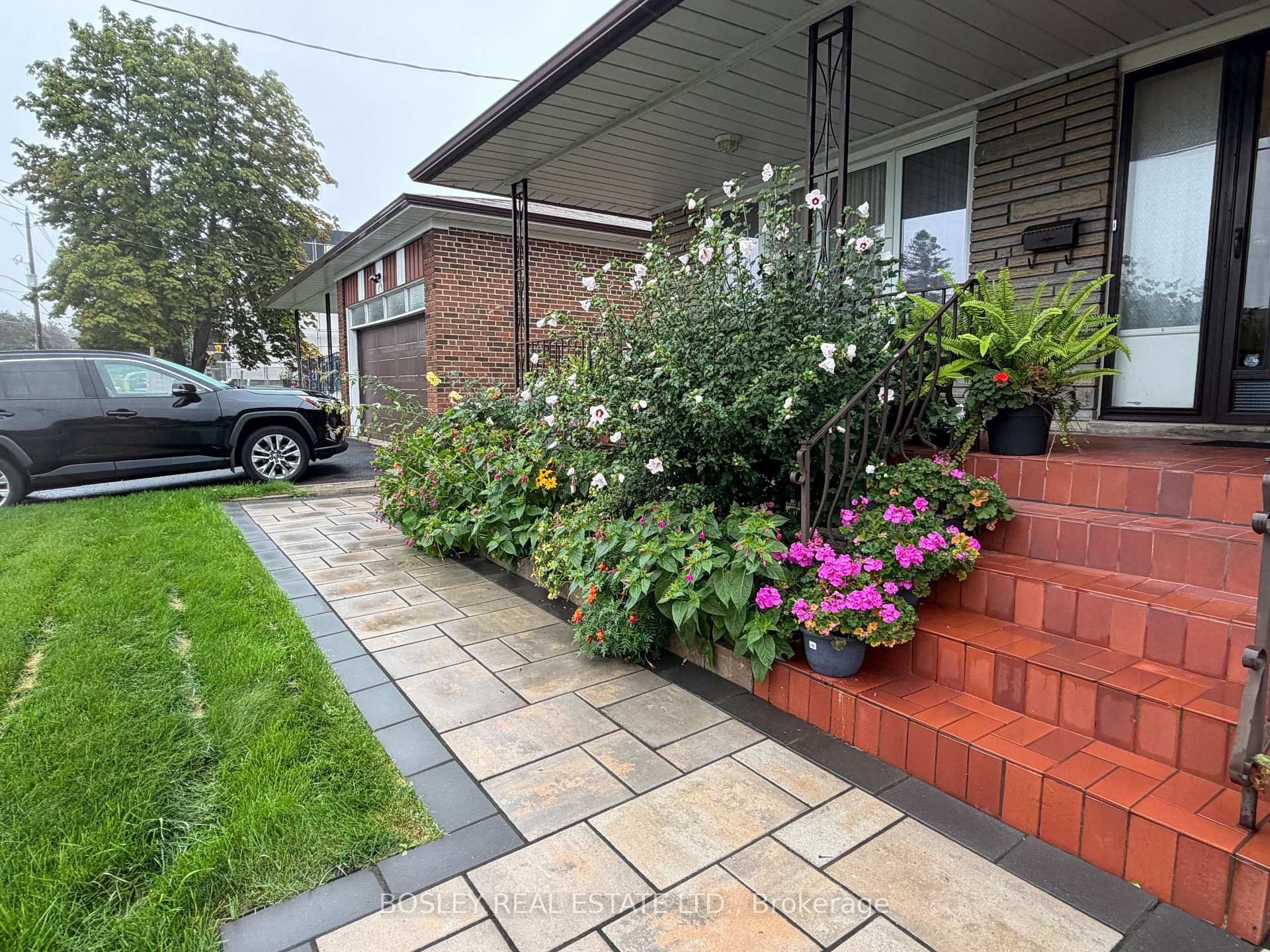 Photo 11 of Unit Lower, 63 Ernest Avenue, North York, Pleasant View — HOMEH