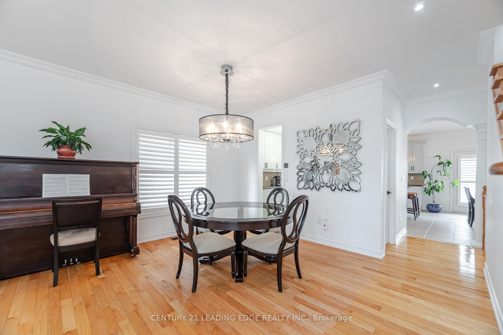 Photo 8 of 34 Royal Links Circle, Brampton, Vales of Castlemore North — HOMEH