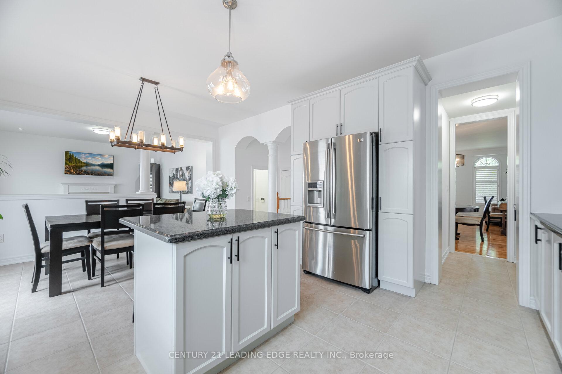 Photo 10 of 34 Royal Links Circle, Brampton, Vales of Castlemore North — HOMEH