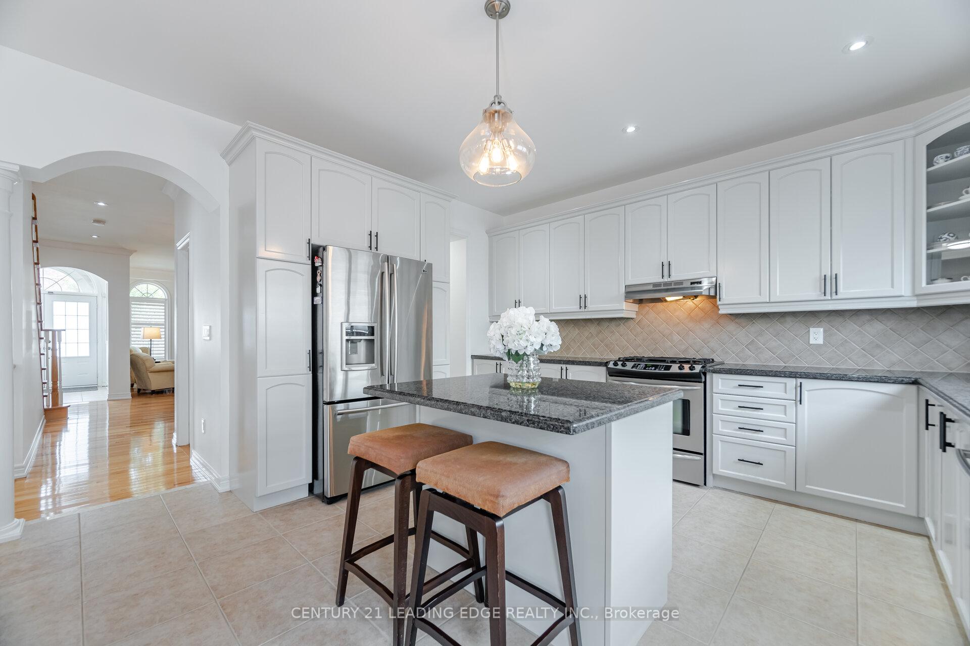 Photo 11 of 34 Royal Links Circle, Brampton, Vales of Castlemore North — HOMEH