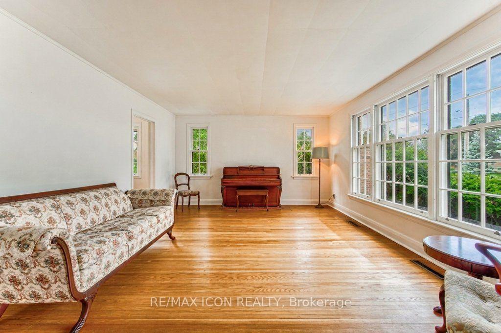 Photo 3 of 321 Highland Parkway, Cambridge, Galt City Centre — HOMEH