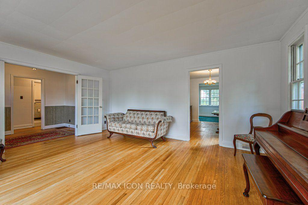 Photo 4 of 321 Highland Parkway, Cambridge, Galt City Centre — HOMEH
