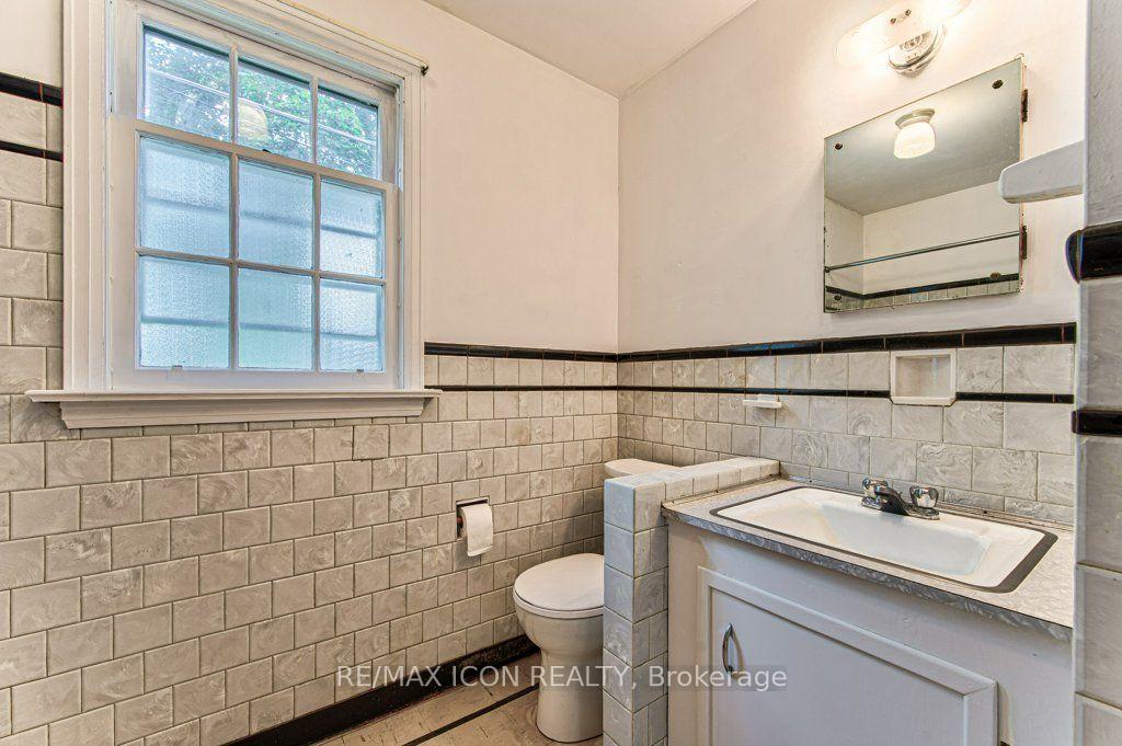 Photo 10 of 321 Highland Parkway, Cambridge, Galt City Centre — HOMEH