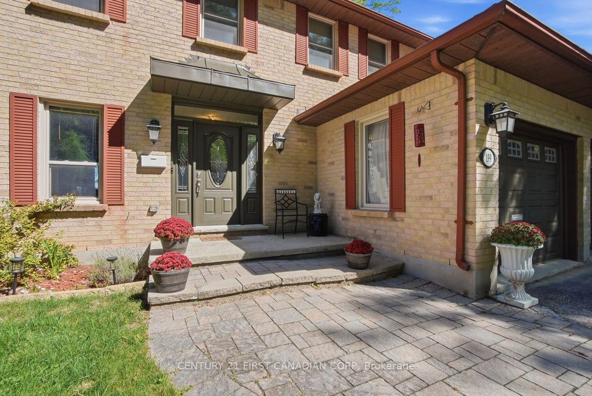 Photo 3 of 199 Somerset Crescent, London, South K — HOMEH