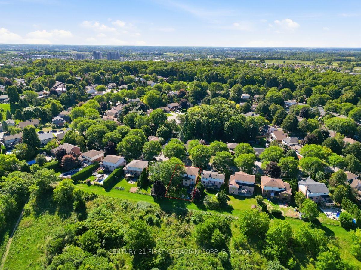 Photo 4 of 199 Somerset Crescent, London, South K — HOMEH