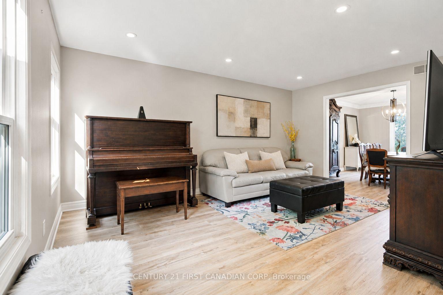 Photo 7 of 199 Somerset Crescent, London, South K — HOMEH