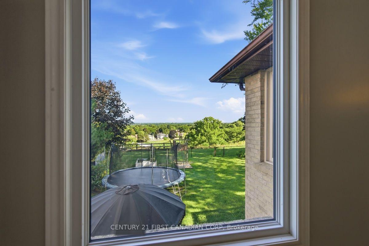 Photo 10 of 199 Somerset Crescent, London, South K — HOMEH