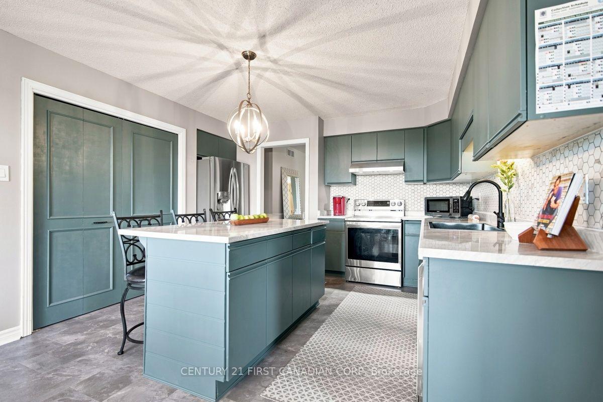 Photo 15 of 199 Somerset Crescent, London, South K — HOMEH