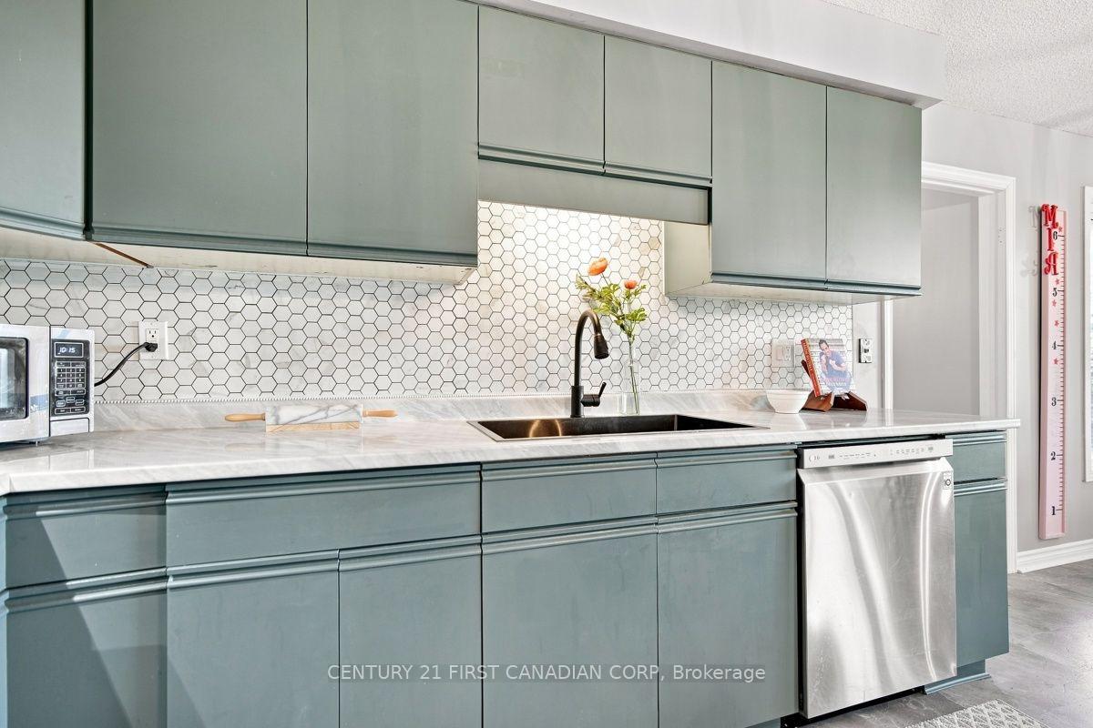 Photo 17 of 199 Somerset Crescent, London, South K — HOMEH
