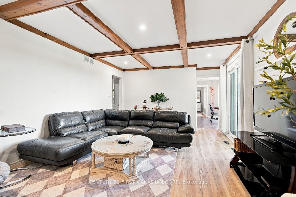 Photo 23 of 199 Somerset Crescent, London, South K — HOMEH