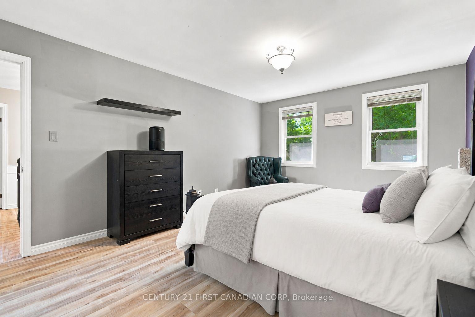 Photo 30 of 199 Somerset Crescent, London, South K — HOMEH