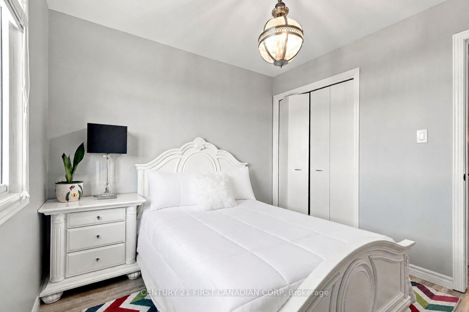 Photo 34 of 199 Somerset Crescent, London, South K — HOMEH