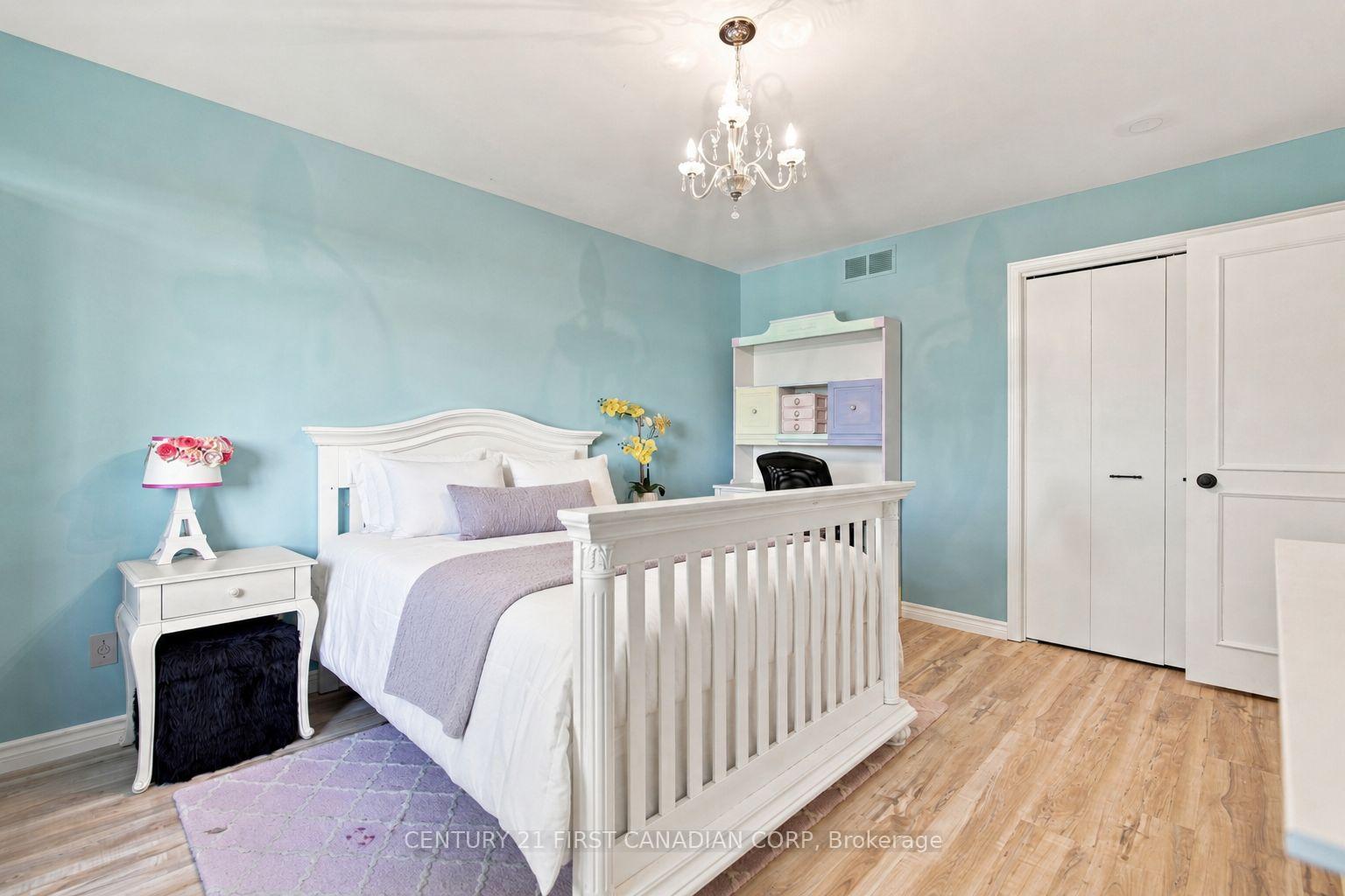 Photo 37 of 199 Somerset Crescent, London, South K — HOMEH