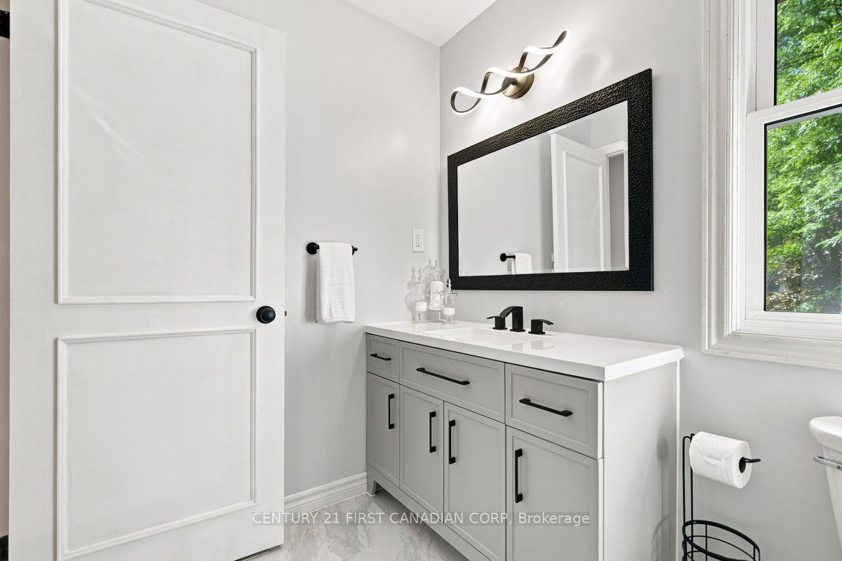 Photo 41 of 199 Somerset Crescent, London, South K — HOMEH