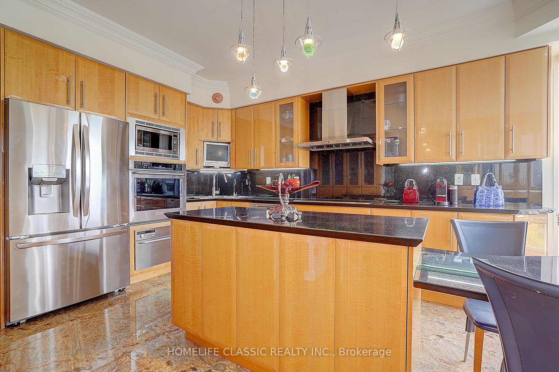 Photo 15 of Unit PH 7, 1 Clark Avenue, Vaughan, Crestwood-Springfarm-Yorkhill — HOMEH
