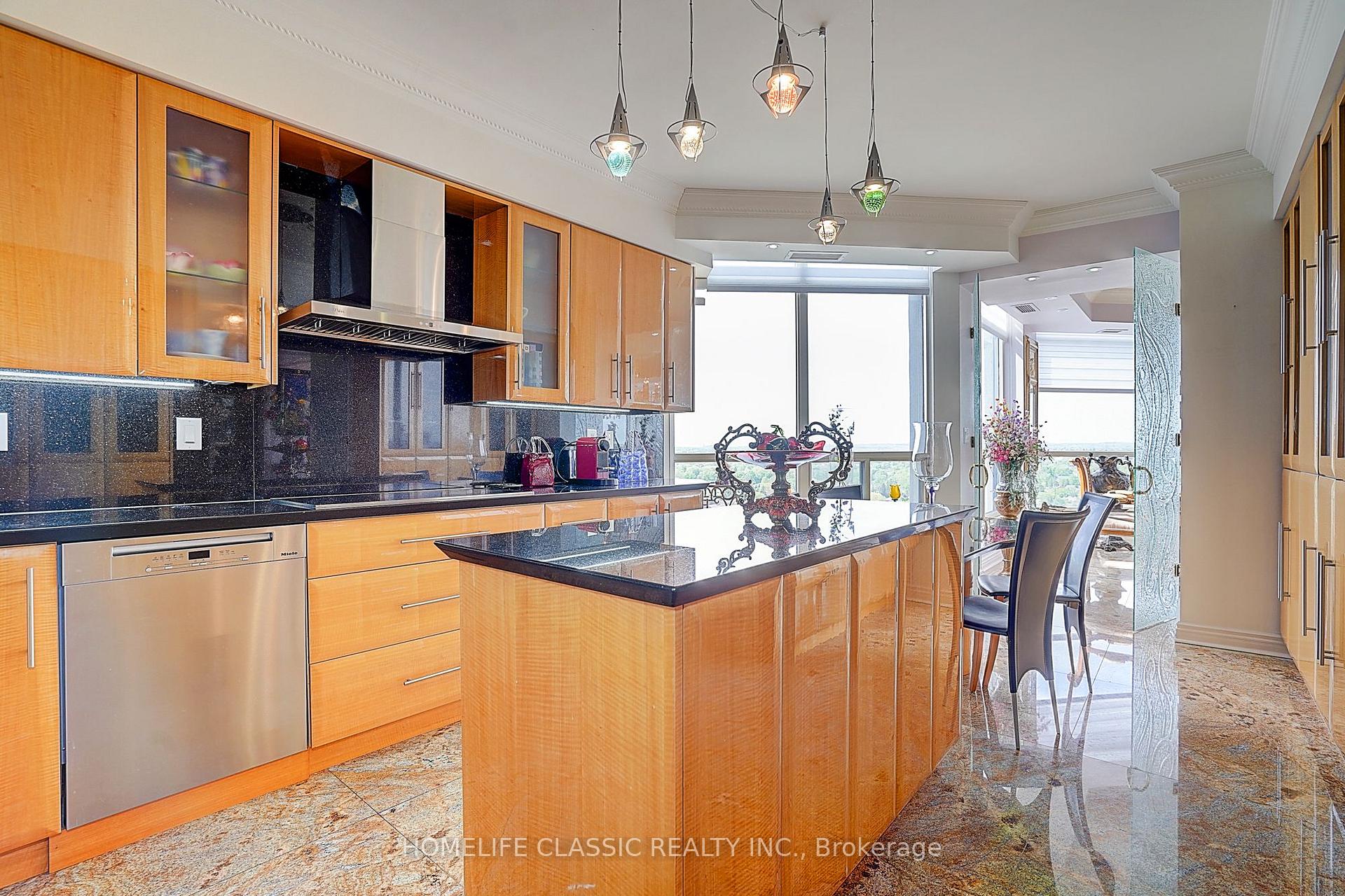 Photo 16 of Unit PH 7, 1 Clark Avenue, Vaughan, Crestwood-Springfarm-Yorkhill — HOMEH