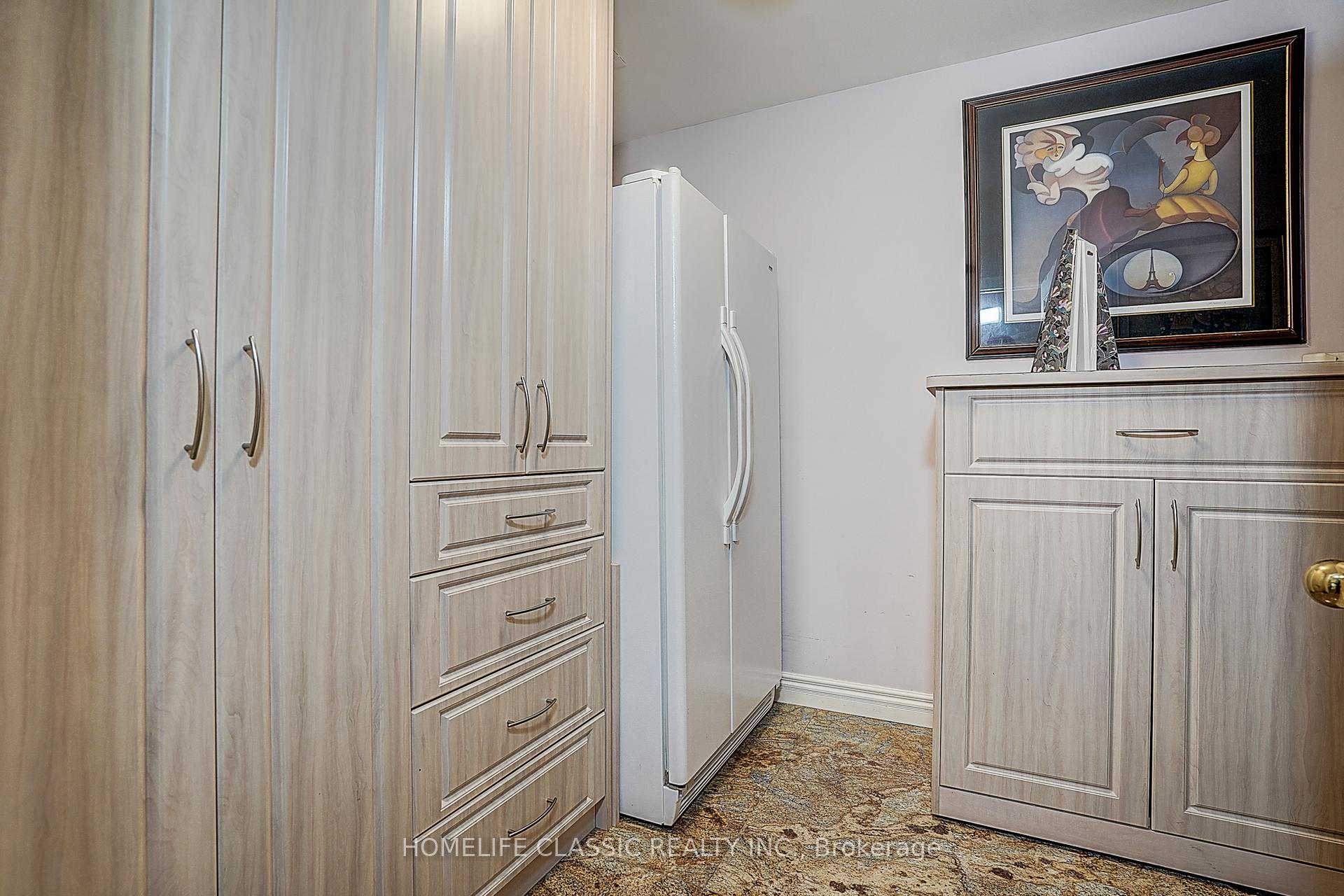 Photo 31 of Unit PH 7, 1 Clark Avenue, Vaughan, Crestwood-Springfarm-Yorkhill — HOMEH