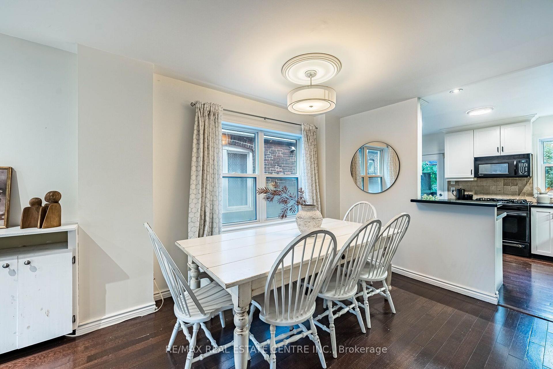 Photo 8 of 14 Wildwood Crescent, Toronto, Woodbine Corridor — HOMEH