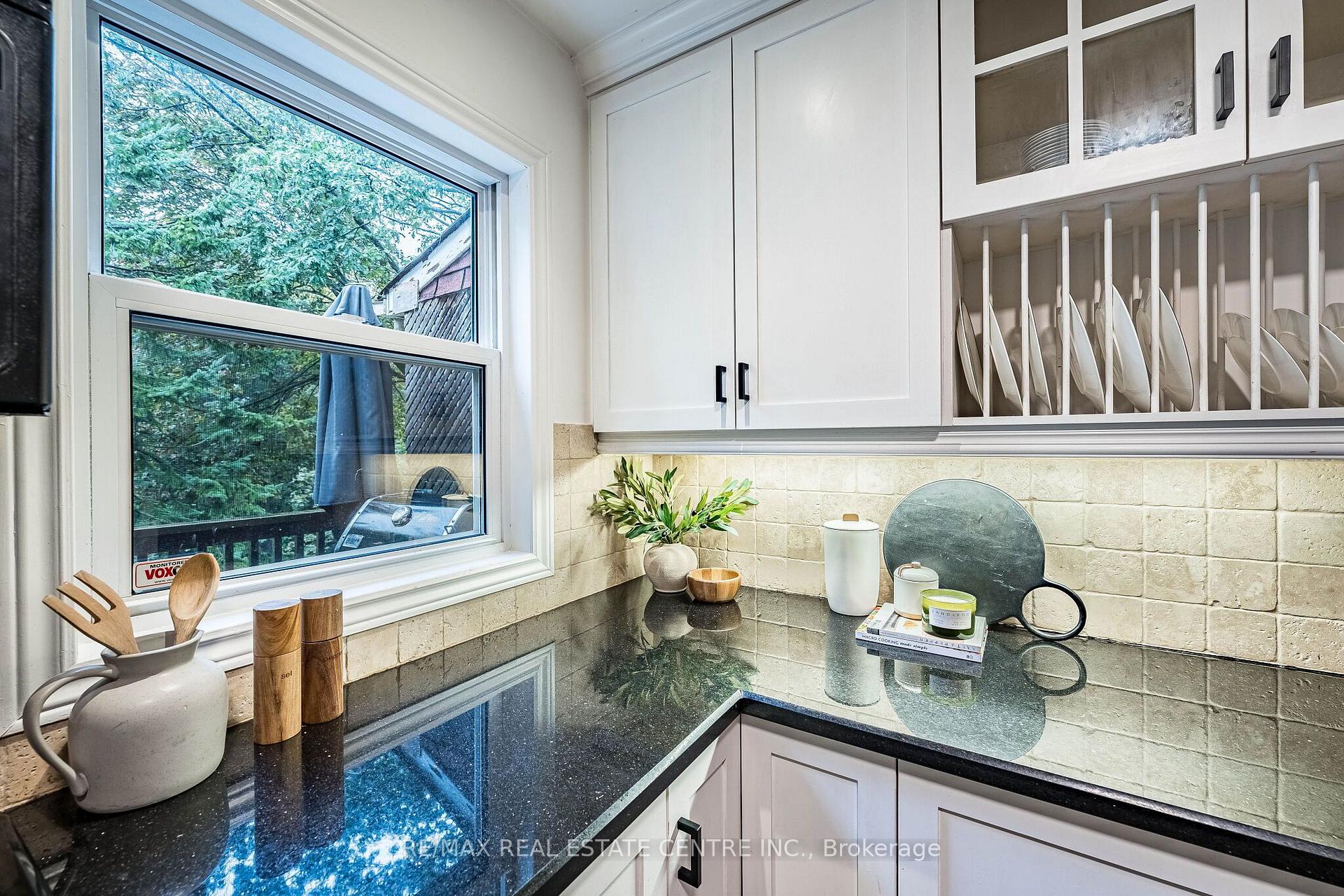 Photo 11 of 14 Wildwood Crescent, Toronto, Woodbine Corridor — HOMEH