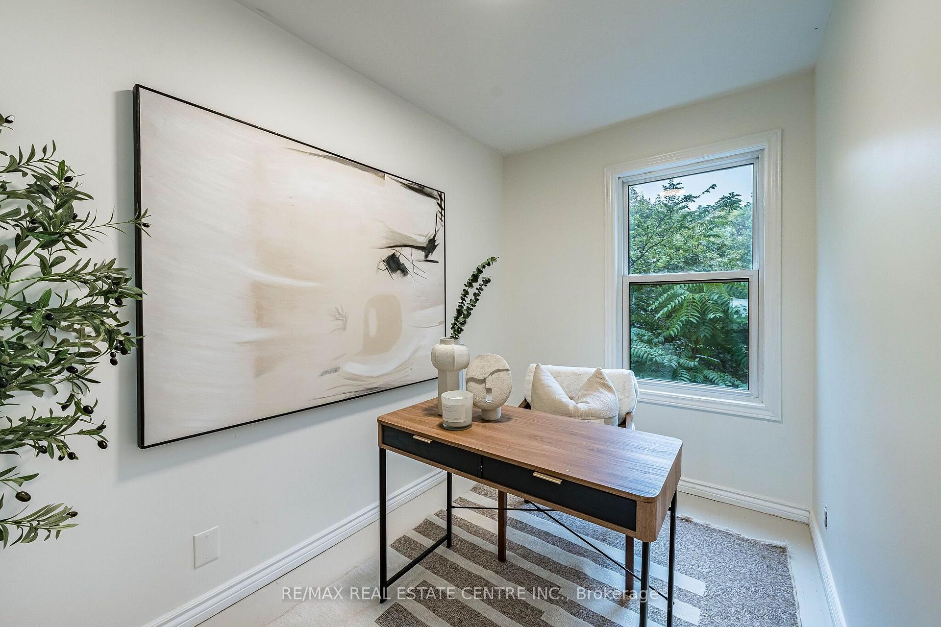 Photo 16 of 14 Wildwood Crescent, Toronto, Woodbine Corridor — HOMEH