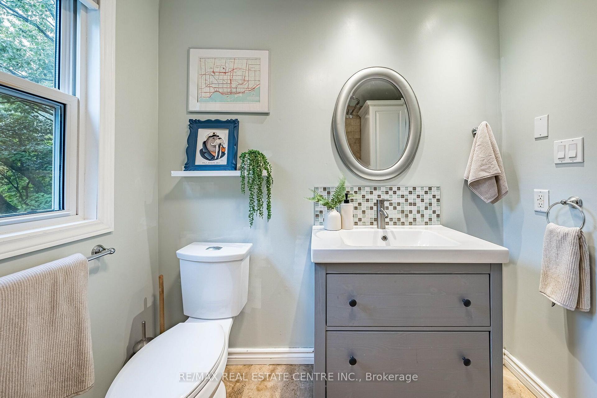 Photo 20 of 14 Wildwood Crescent, Toronto, Woodbine Corridor — HOMEH