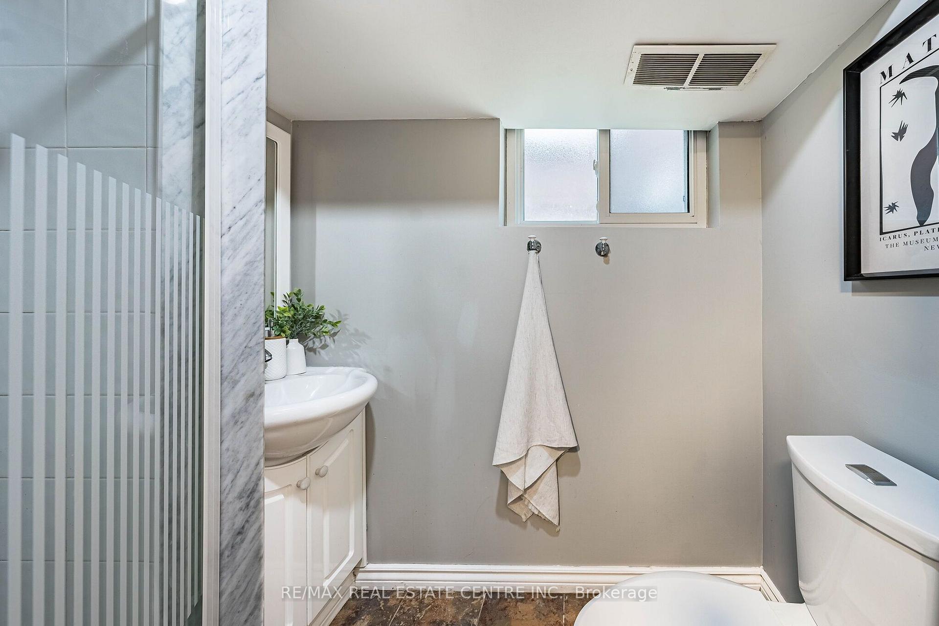 Photo 26 of 14 Wildwood Crescent, Toronto, Woodbine Corridor — HOMEH