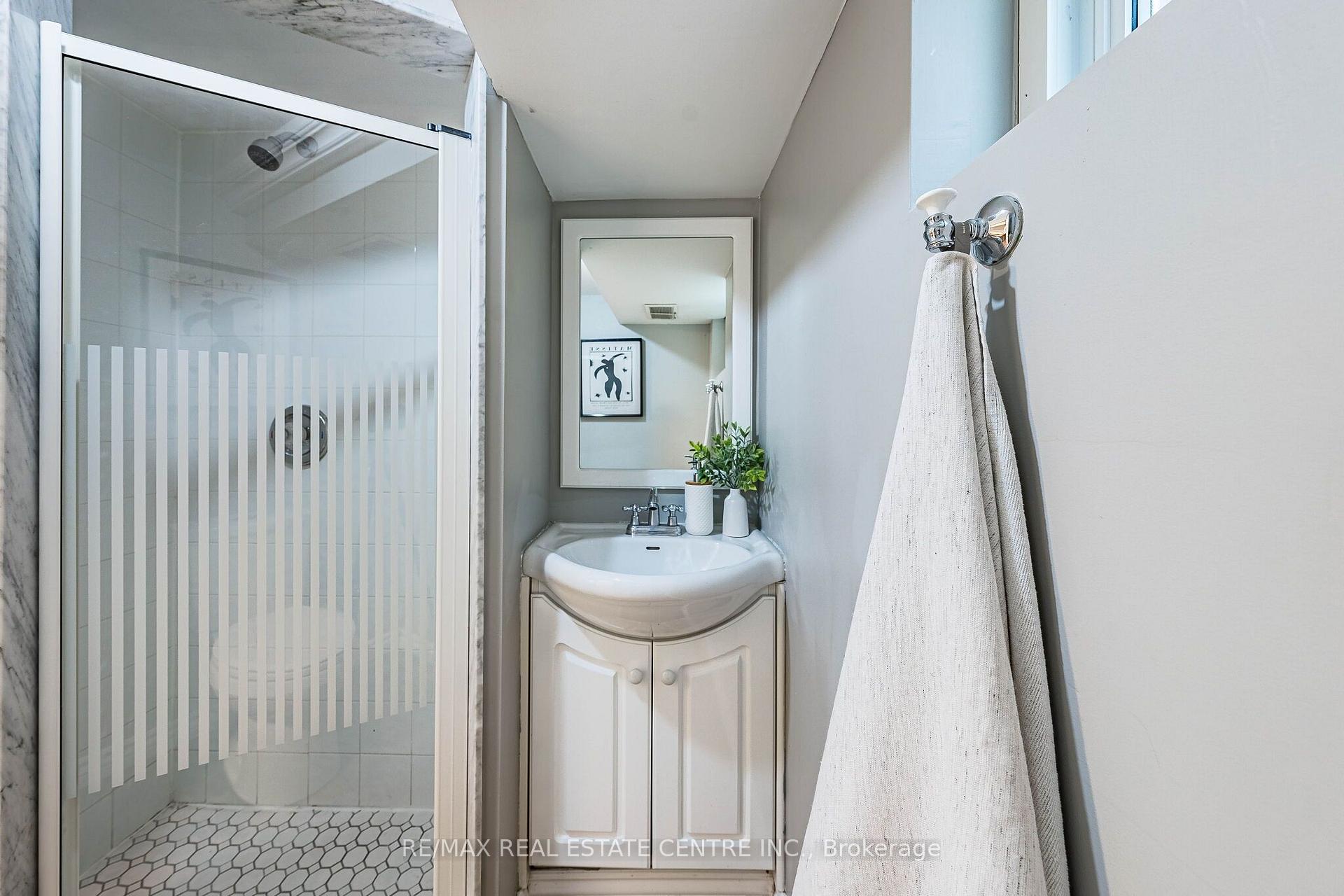 Photo 27 of 14 Wildwood Crescent, Toronto, Woodbine Corridor — HOMEH
