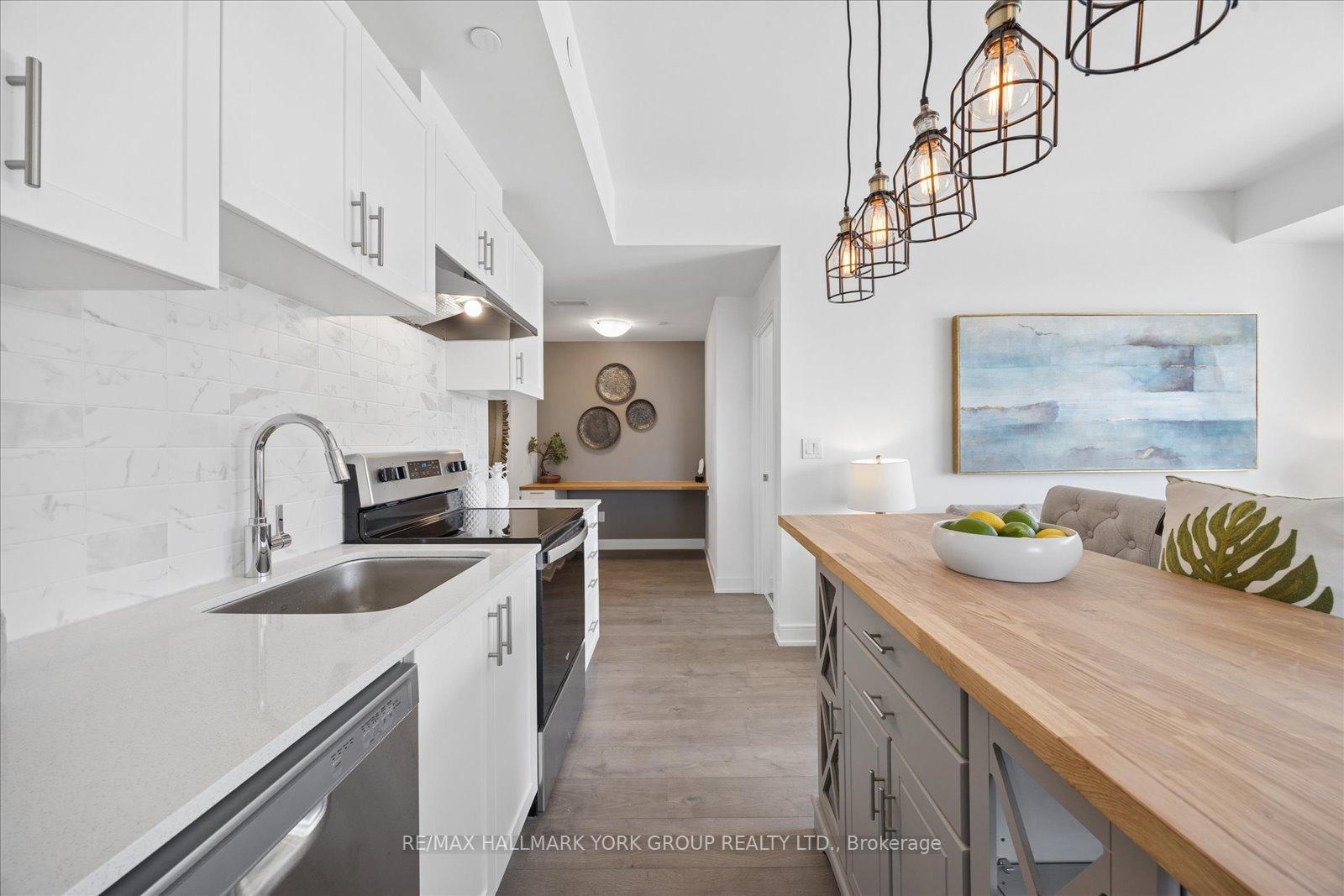 Photo 13 of Unit 409, 705 Davis Drive, Newmarket, Huron Heights-Leslie Valley — HOMEH