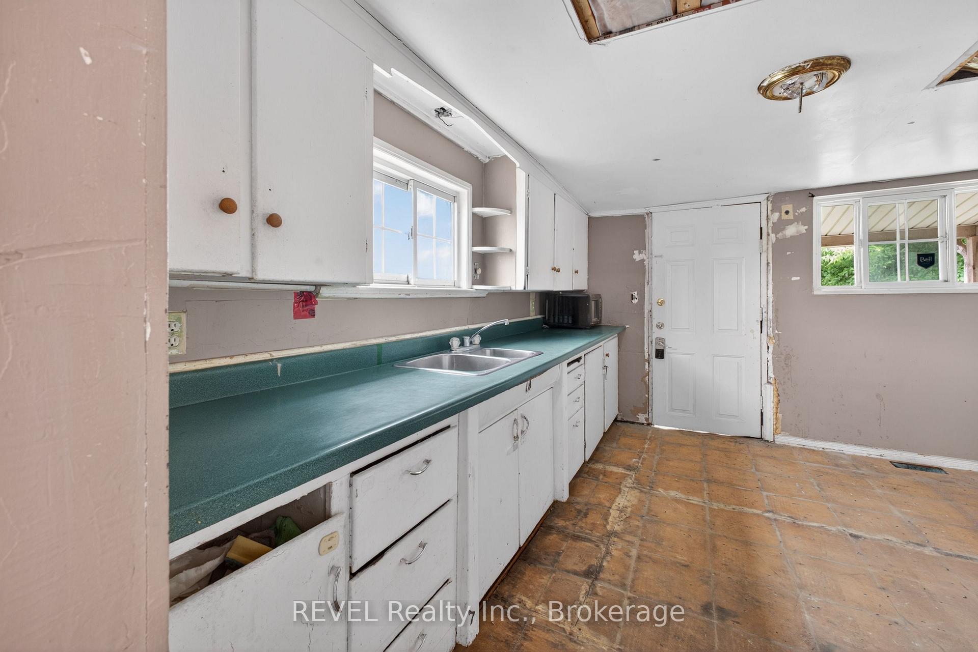 Photo 7 of 64 Division Street, St. Catharines, E. Chester — HOMEH