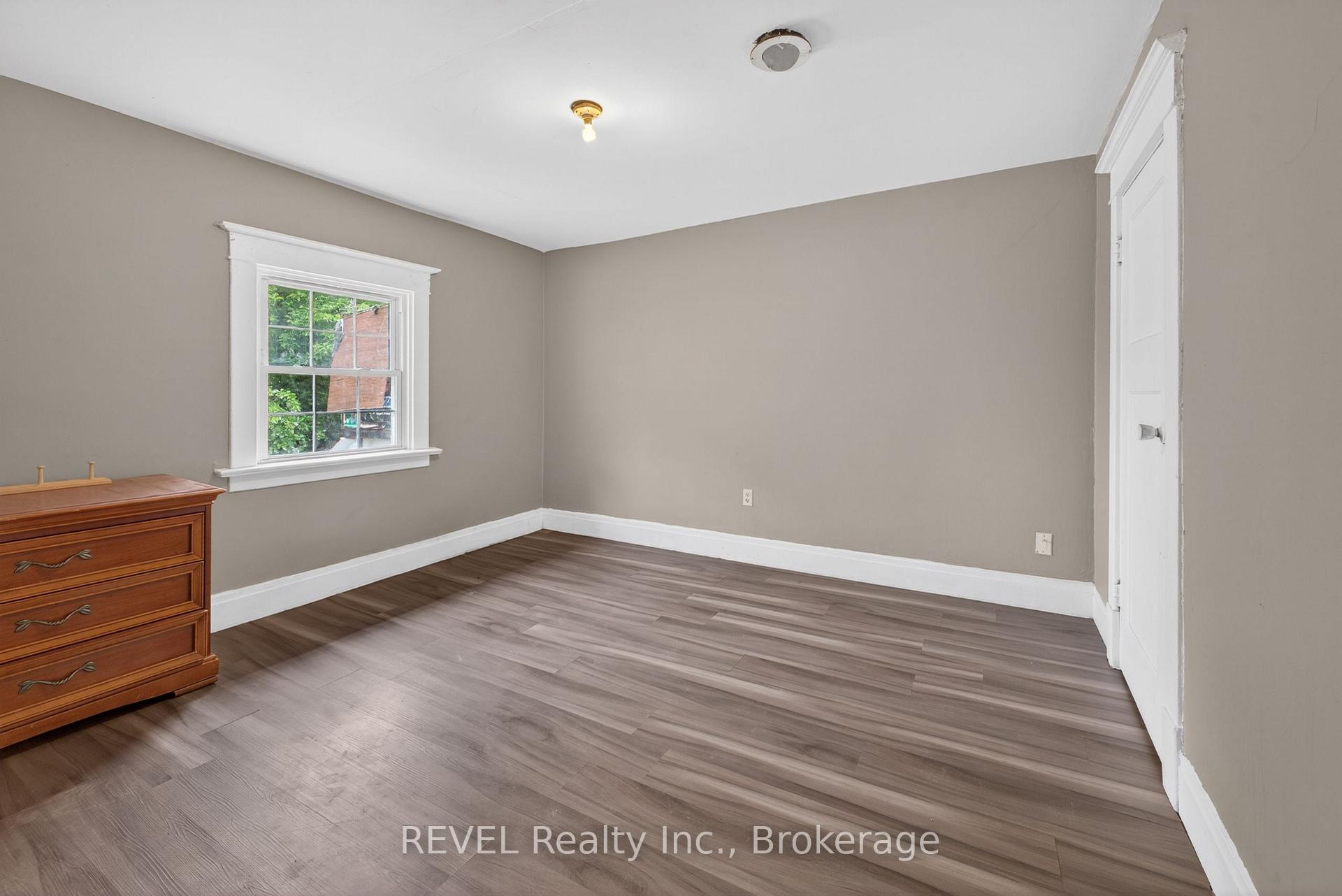 Photo 11 of 64 Division Street, St. Catharines, E. Chester — HOMEH