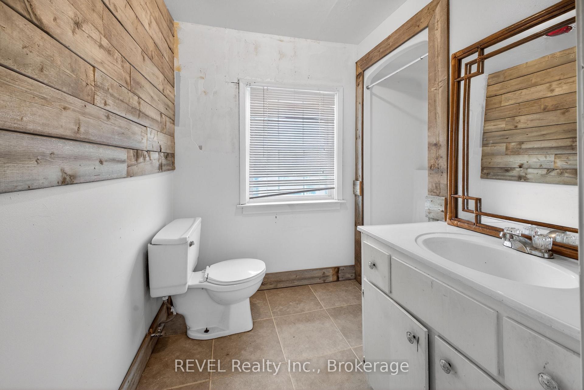 Photo 13 of 64 Division Street, St. Catharines, E. Chester — HOMEH