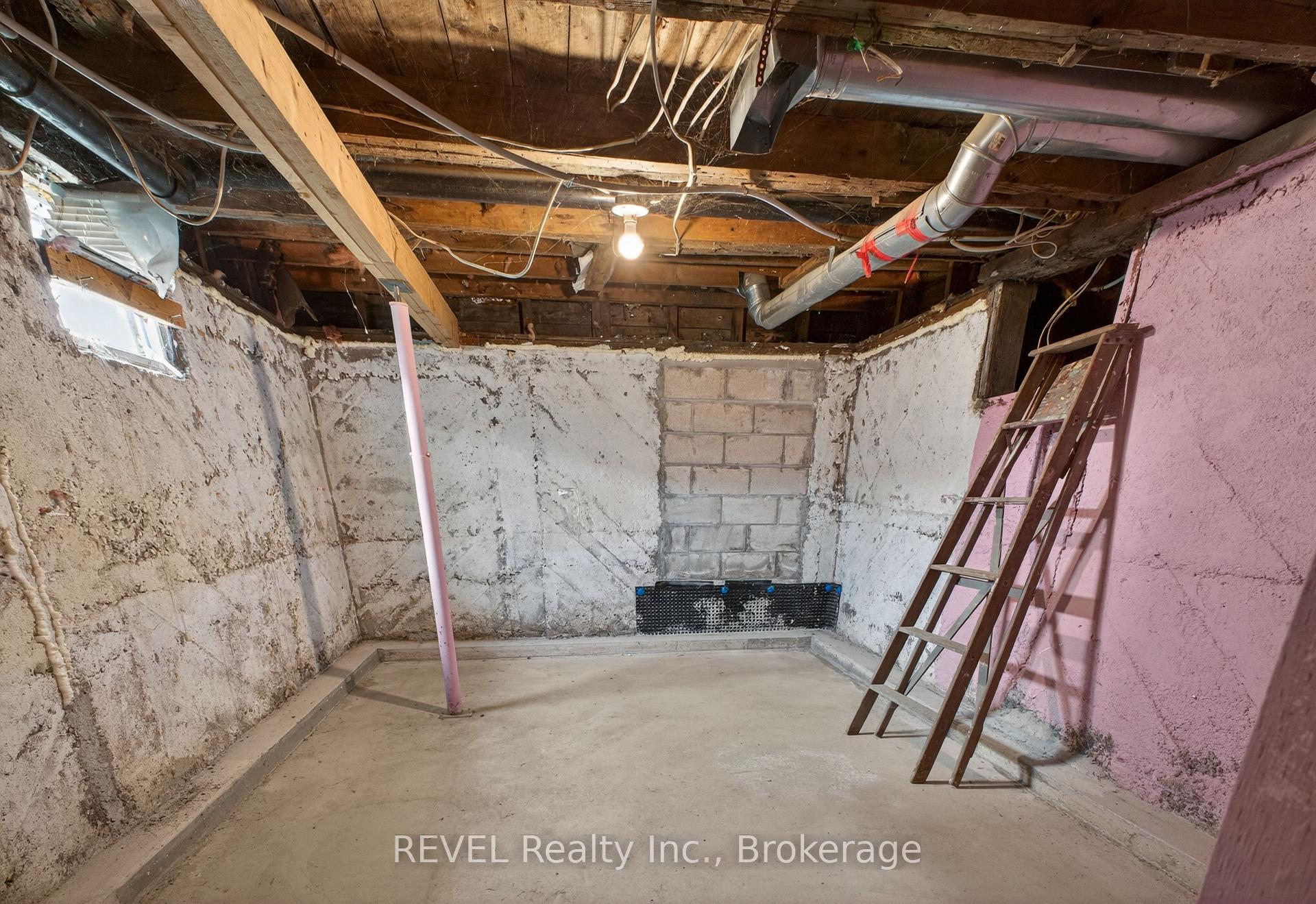 Photo 15 of 64 Division Street, St. Catharines, E. Chester — HOMEH