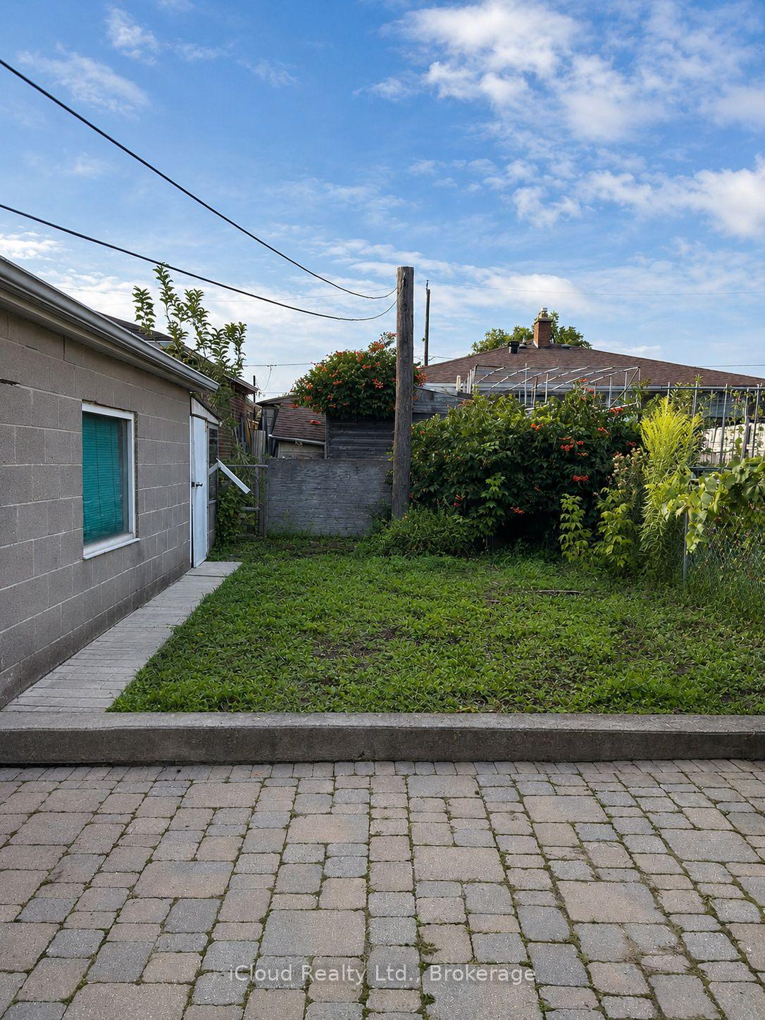 Photo 5 of 138 Lomar Drive, North York, Glenfield-Jane Heights — HOMEH