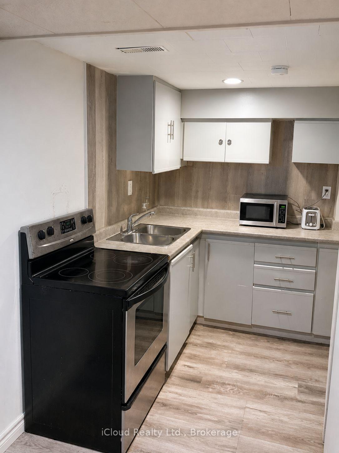 Photo 7 of 138 Lomar Drive, North York, Glenfield-Jane Heights — HOMEH