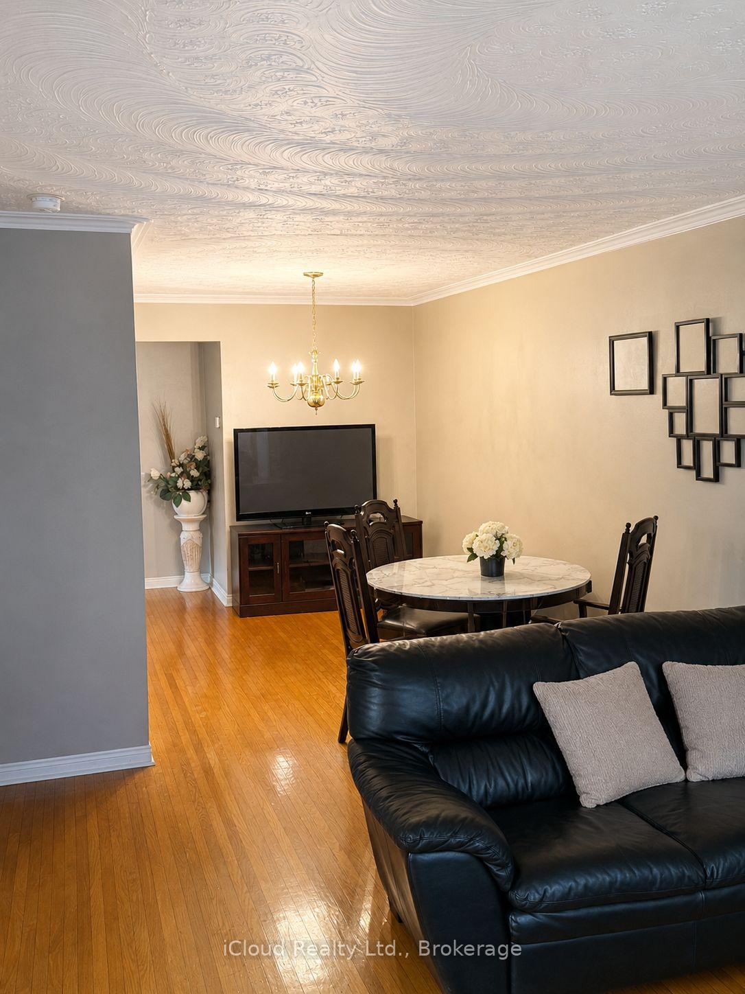 Photo 8 of 138 Lomar Drive, North York, Glenfield-Jane Heights — HOMEH