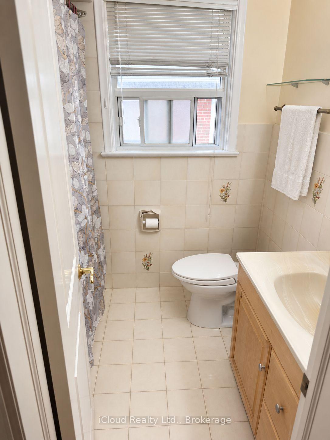 Photo 11 of 138 Lomar Drive, North York, Glenfield-Jane Heights — HOMEH
