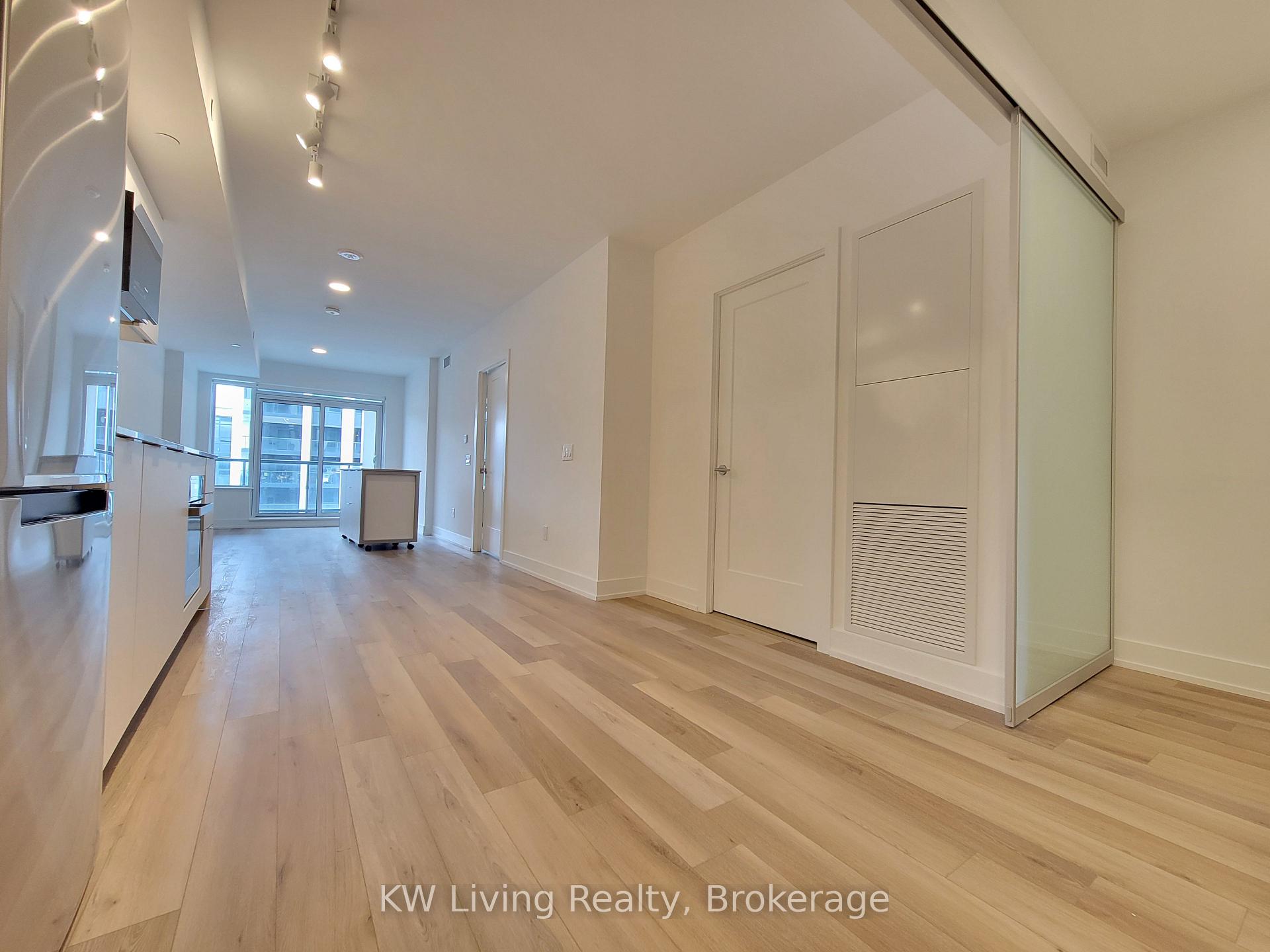 Photo 2 of Unit 1002, 8 Cedarland Drive, Markham, Unionville — HOMEH
