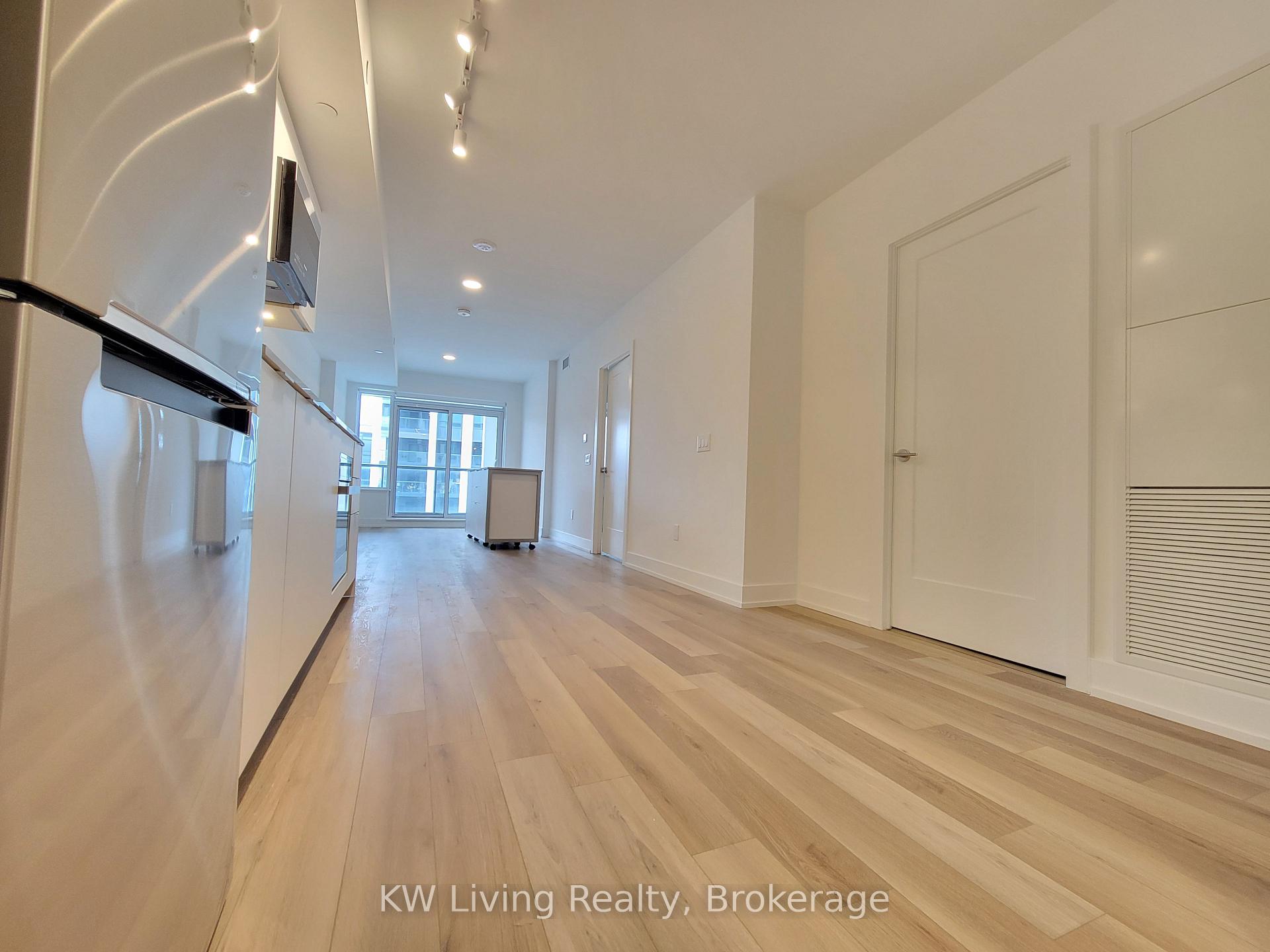Photo 3 of Unit 1002, 8 Cedarland Drive, Markham, Unionville — HOMEH