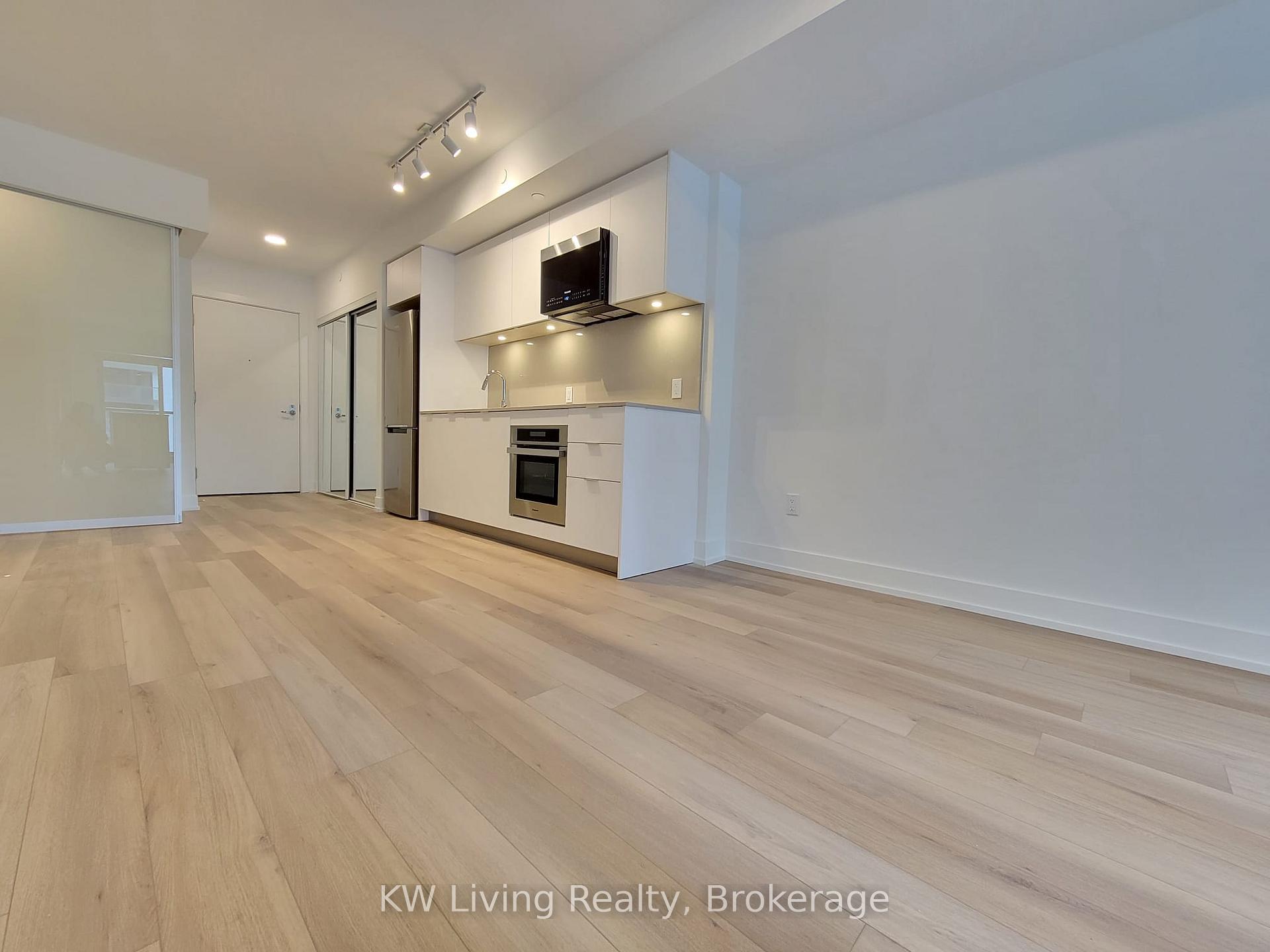 Photo 10 of Unit 1002, 8 Cedarland Drive, Markham, Unionville — HOMEH