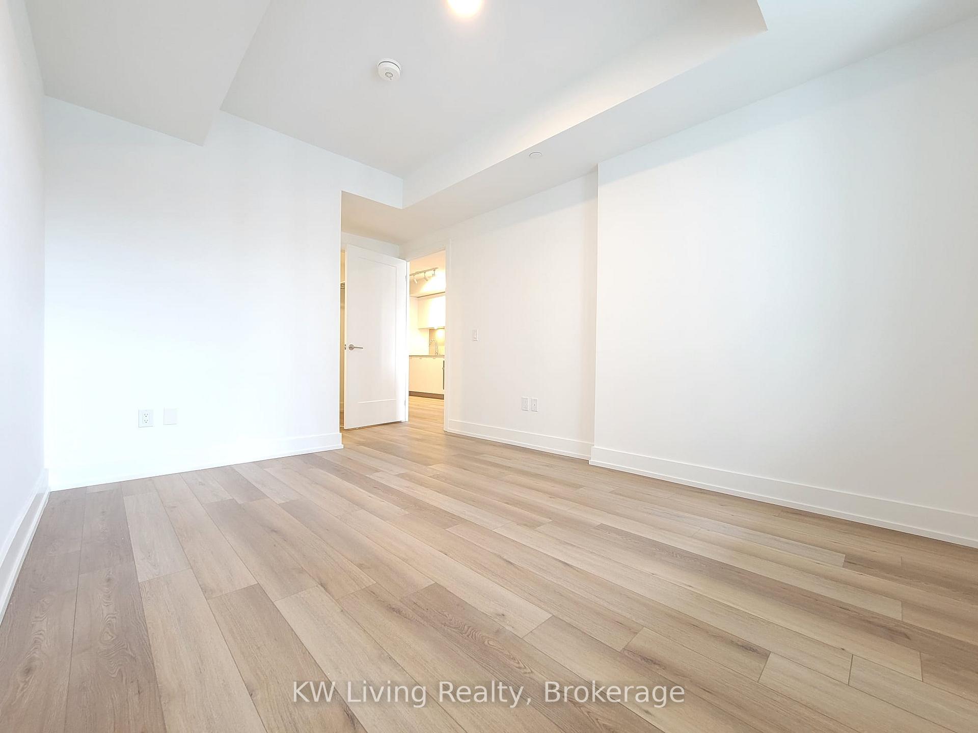 Photo 12 of Unit 1002, 8 Cedarland Drive, Markham, Unionville — HOMEH