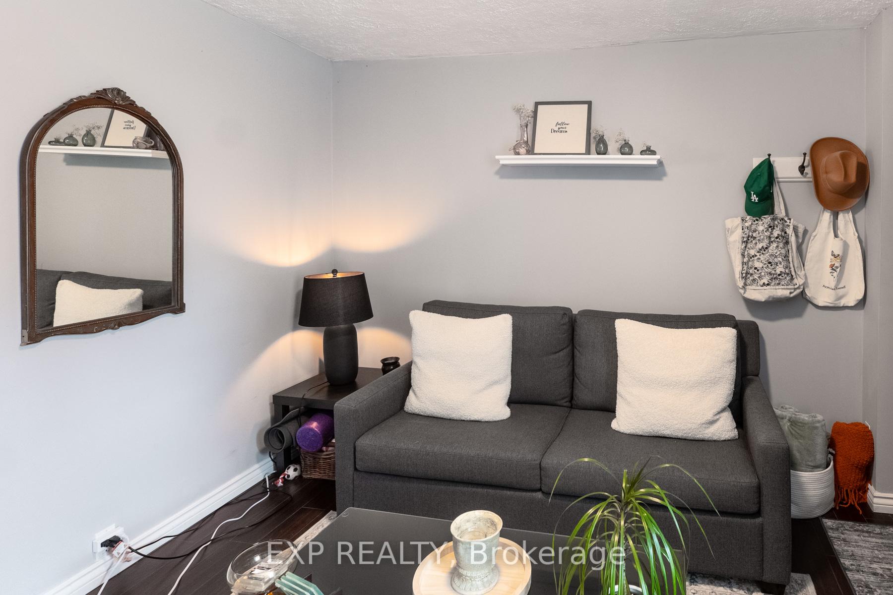 Photo 3 of 35 Ontario Street, Clarington, Bowmanville — HOMEH