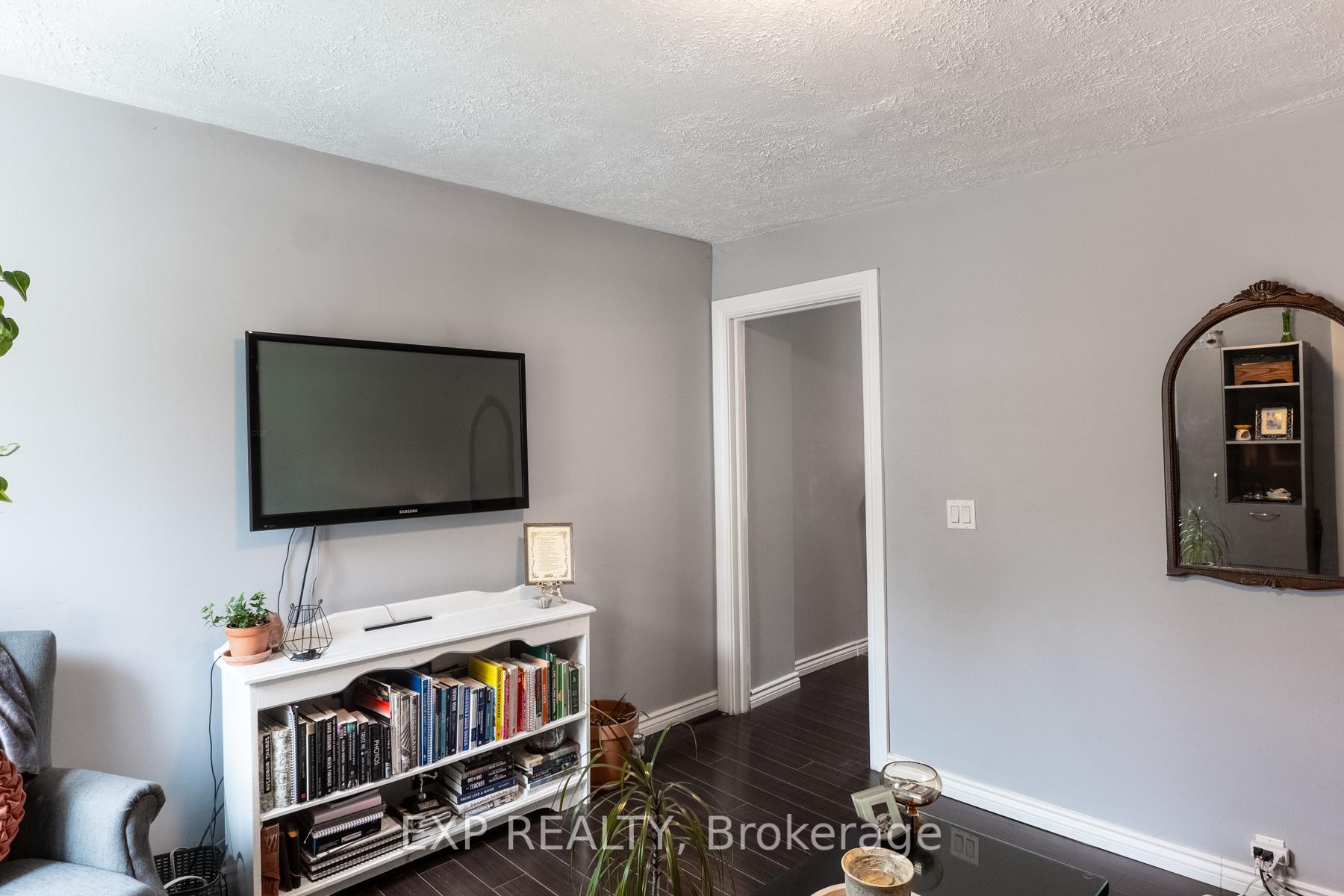 Photo 4 of 35 Ontario Street, Clarington, Bowmanville — HOMEH
