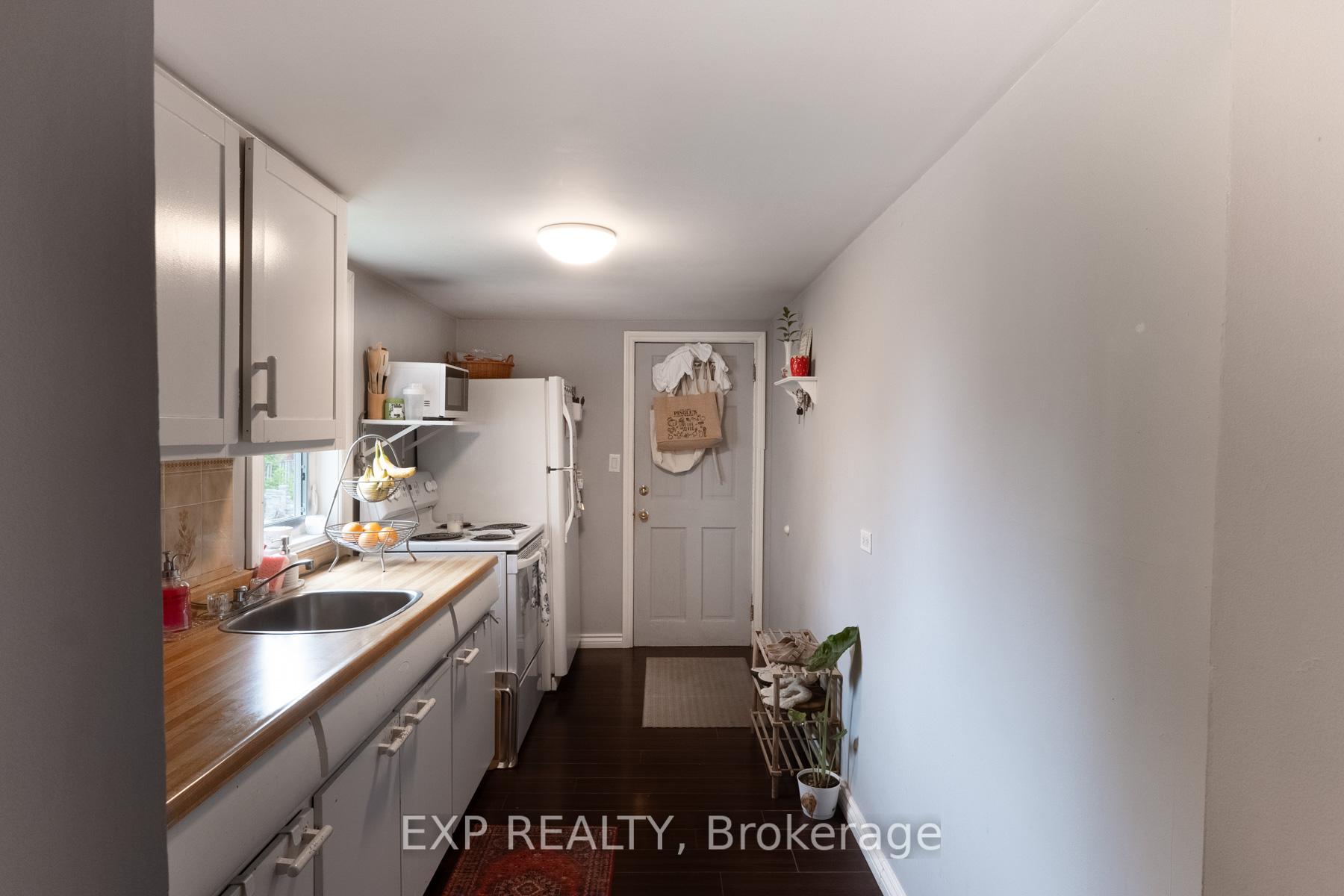 Photo 7 of 35 Ontario Street, Clarington, Bowmanville — HOMEH