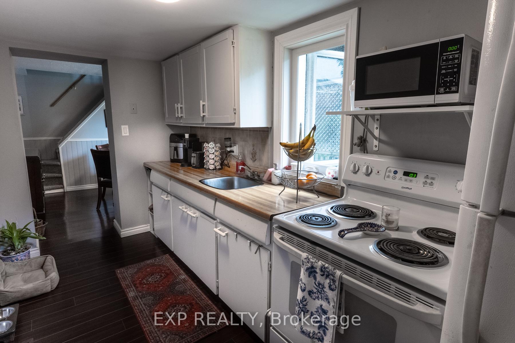 Photo 8 of 35 Ontario Street, Clarington, Bowmanville — HOMEH